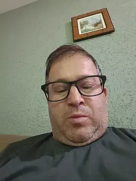 Snapshot of tavio1 chatting on August 2, 2026, 12:42 am tavio1 online show from August 2, 2026, 12:42 am