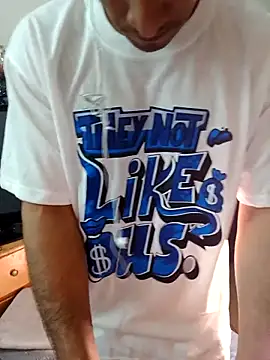 Snapshot of Torresmor chatting on March 27, 2026, 3:34 am Torresmor online show from March 27, 2026, 3:34 am