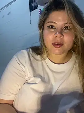 EYMI TOMSOM online show from May 1, 2026, 12:48 am