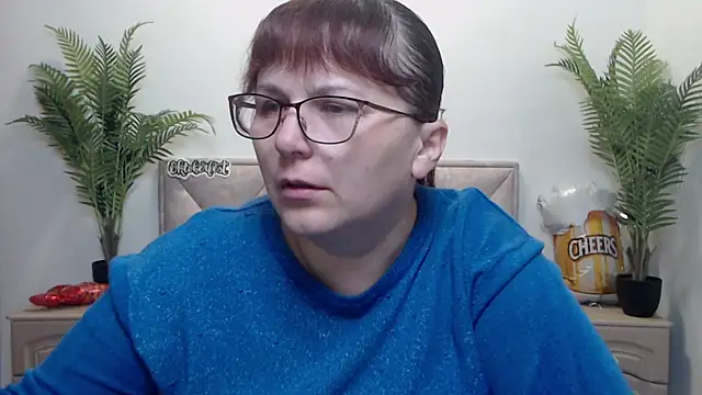 Snapshot of AliceInksSweetty chatting on October 5, 2025, 6:56 am AliceInksSweetty online show from October 5, 2025, 6:56 am