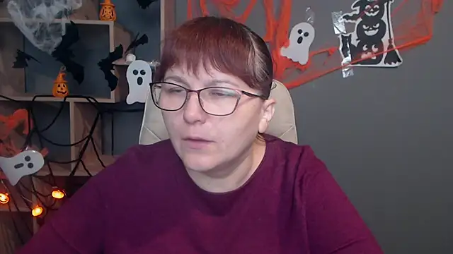 Snapshot of AliceInksSweetty chatting on October 19, 2025, 6:14 am AliceInksSweetty online show from October 19, 2025, 6:14 am