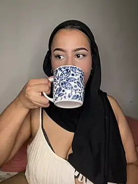 Maryam yamal online show from February 23, 2025, 3:18 pm