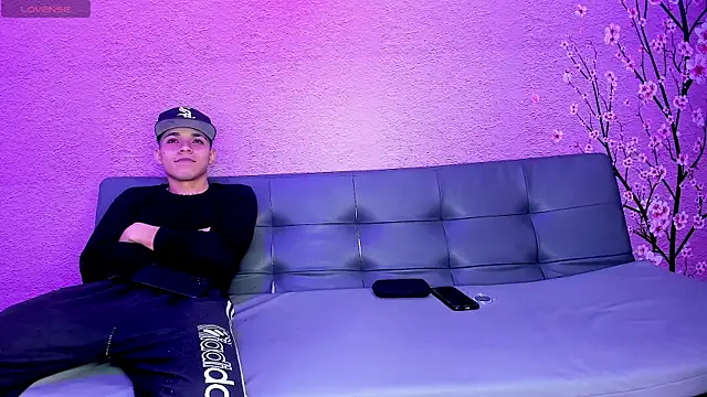 SecretsParty online show from October 18, 2025, 3:31 am