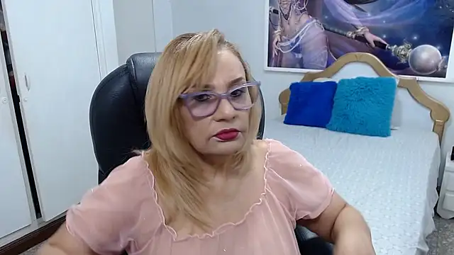 emiliaa hot online show from June 19, 2026, 6:01 pm