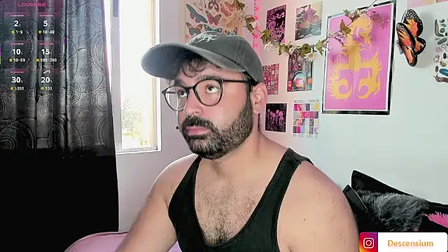 johnnyalx online show from November 17, 2025, 7:08 pm