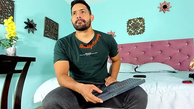 Snapshot of JorsMontero chatting on February 4, 2025, 12:33 pm JorsMontero online show from February 4, 2025, 12:33 pm