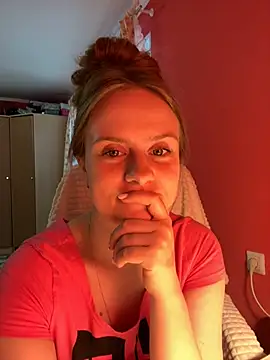 Snapshot of SophiaSweet_ chatting on March 15, 2026, 8:31 am SophiaSweet online show from March 15, 2026, 8:31 am