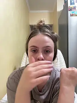 Snapshot of SophiaSweet_ chatting on April 24, 2026, 7:16 pm SophiaSweet online show from April 24, 2026, 7:16 pm