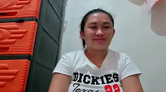 Snapshot of LalaiAsian chatting on March 2, 2025, 7:02 pm LalaiAsian online show from March 2, 2025, 7:02 pm