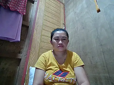 Snapshot of LalaiAsian chatting on November 19, 2025, 12:21 am LalaiAsian online show from November 19, 2025, 12:21 am