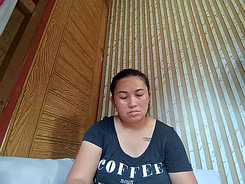 Snapshot of LalaiAsian chatting on April 7, 2026, 6:14 am LalaiAsian online show from April 7, 2026, 6:14 am