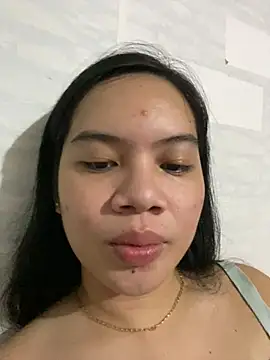 Snapshot of Hebefemme chatting on March 9, 2025, 7:45 am Hebefemme online show from March 9, 2025, 7:45 am