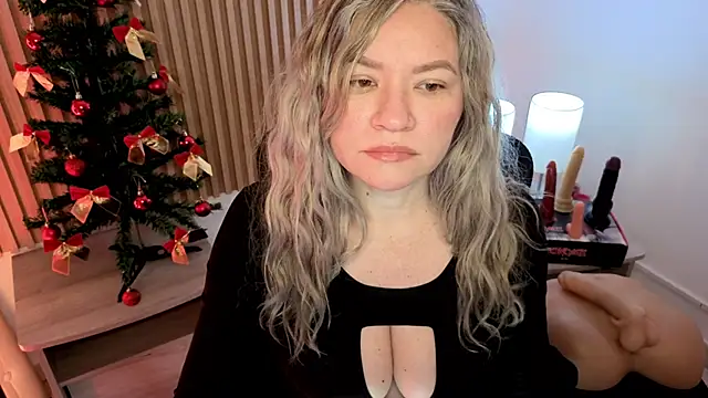 MarianL0ve online show from November 29, 2025, 10:51 am