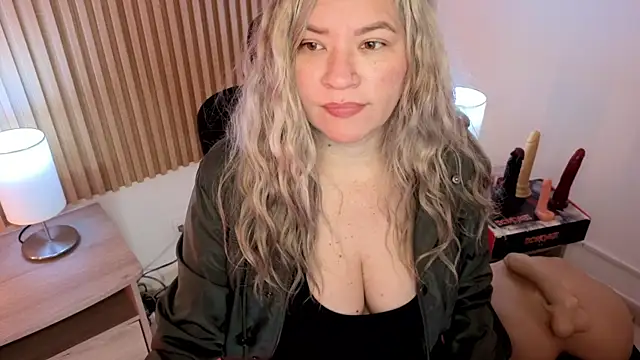 MarianL0ve online show from January 13, 2026, 10:31 am