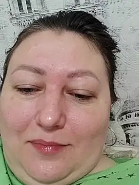 Rini333 online show from November 14, 2025, 9:41 am