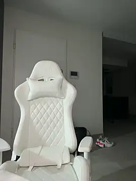 Snapshot of HannaXLove chatting on December 21, 2025, 9:11 pm HannaXLove online show from December 21, 2025, 9:11 pm