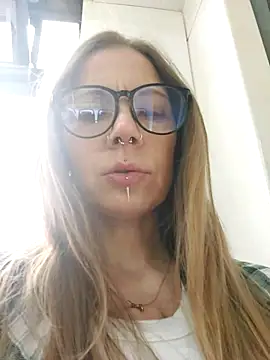 Snapshot of alexandra_zaryanova chatting on July 20, 2026, 9:34 am alexandra zaryanova online show from July 20, 2026, 9:34 am