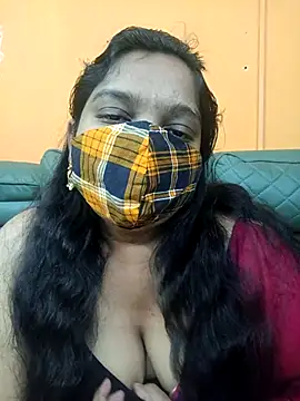 Snapshot of lovely-latha chatting on December 3, 2025, 4:42 am lovely-latha online show from December 3, 2025, 4:42 am