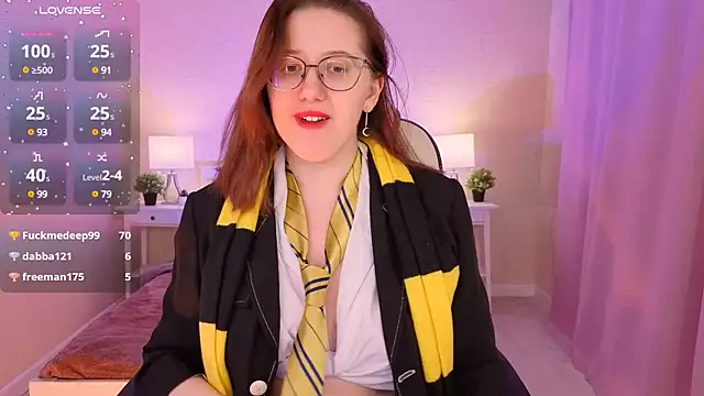 Charmy Gracy online show from December 16, 2024, 2:38 pm