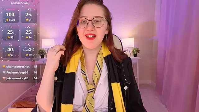 Snapshot of Charmy_Gracy chatting on December 16, 2024, 5:54 pm Charmy Gracy online show from December 16, 2024, 5:54 pm