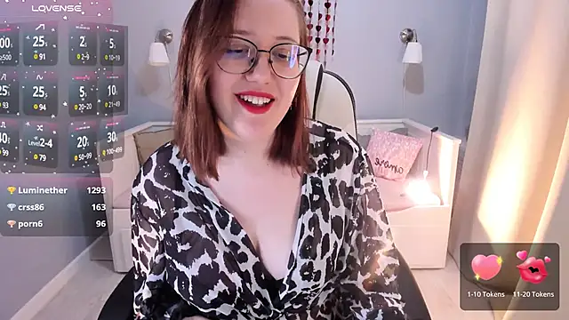 Snapshot of Charmy_Gracy chatting on February 16, 2025, 4:42 pm Charmy Gracy online show from February 16, 2025, 4:42 pm