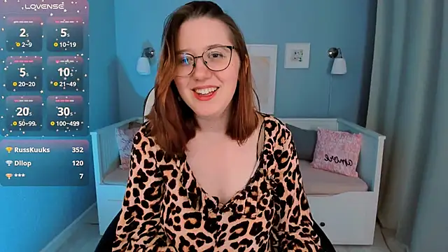 Snapshot of Charmy_Gracy chatting on March 20, 2025, 7:35 pm Charmy Gracy online show from March 20, 2025, 7:35 pm