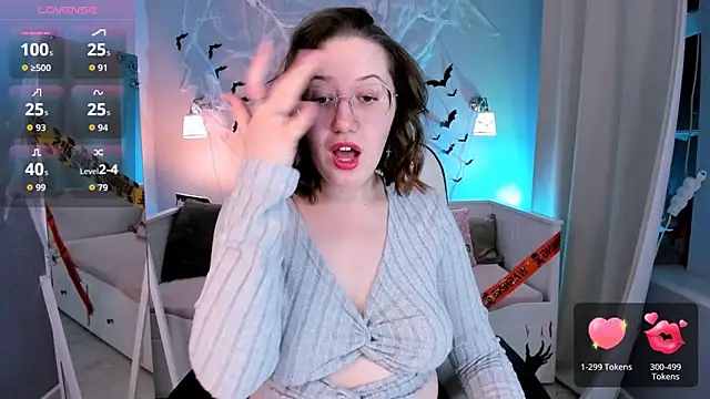 Snapshot of Charmy_Gracy chatting on November 2, 2025, 11:12 am Charmy Gracy online show from November 2, 2025, 11:12 am