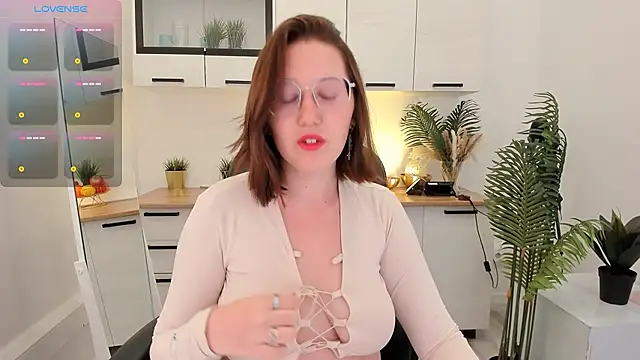 Charmy Gracy online show from April 29, 2026, 11:36 am
