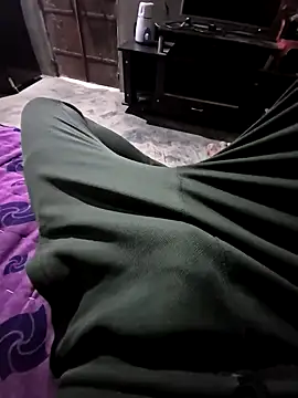 Snapshot of breejs chatting on December 24, 2024, 5:05 am breejs online show from December 24, 2024, 5:05 am