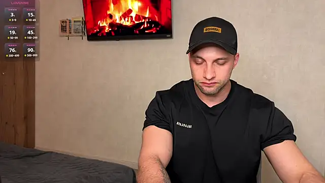Snapshot of michaelbradleu chatting on May 14, 2026, 7:53 pm michaelbradleu online show from May 14, 2026, 7:53 pm