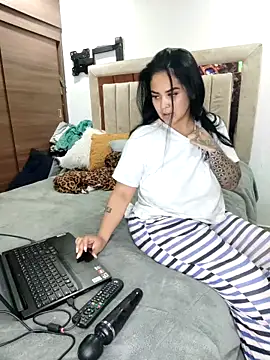 Snapshot of Pocahontas_d chatting on March 25, 2026, 12:33 pm Pocahontas d online show from March 25, 2026, 12:33 pm