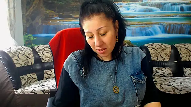Snapshot of MoistMady chatting on March 24, 2026, 1:27 pm MoistMady online show from March 24, 2026, 1:27 pm