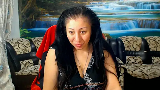 Snapshot of MoistMady chatting on April 5, 2026, 1:47 am MoistMady online show from April 5, 2026, 1:47 am