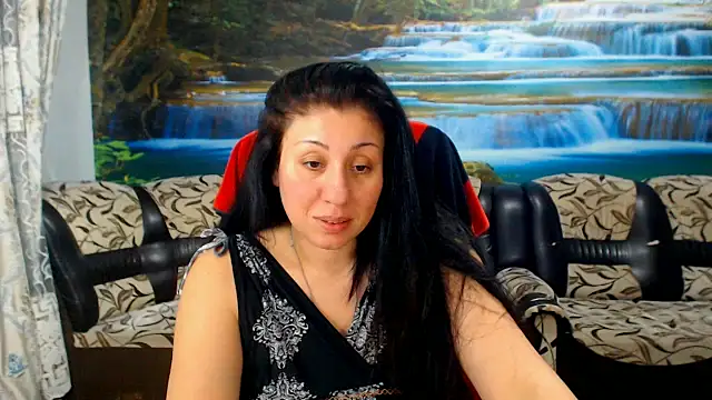 Snapshot of MoistMady chatting on April 8, 2026, 6:08 pm MoistMady online show from April 8, 2026, 6:08 pm