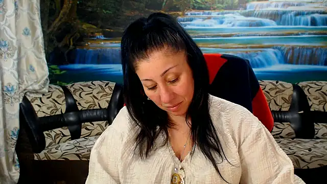 Snapshot of MoistMady chatting on April 12, 2026, 5:18 pm MoistMady online show from April 12, 2026, 5:18 pm