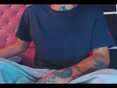 Christian Stiven1 online show from November 5, 2025, 1:00 pm