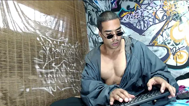 Snapshot of Justin_Frank chatting on March 1, 2025, 3:27 pm Justin Frank online show from March 1, 2025, 3:27 pm