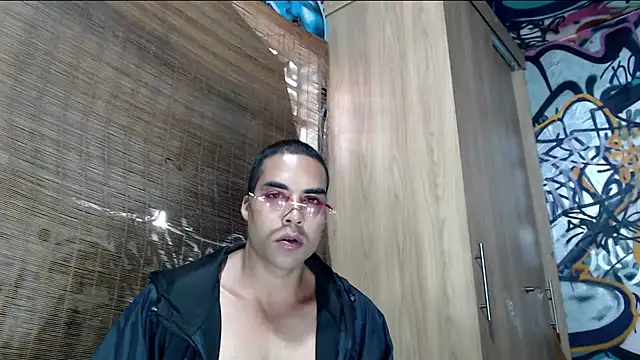 Snapshot of Justin_Frank chatting on October 17, 2025, 9:39 pm Justin Frank online show from October 17, 2025, 9:39 pm