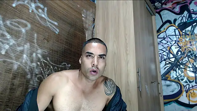 Snapshot of Justin_Frank chatting on October 22, 2025, 8:30 pm Justin Frank online show from October 22, 2025, 8:30 pm