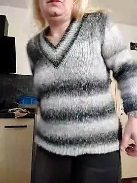 Snapshot of GeileEstelle chatting on December 15, 2024, 12:17 pm GeileEstelle online show from December 15, 2024, 12:17 pm