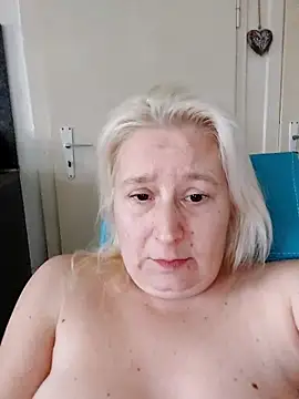 Snapshot of GeileEstelle chatting on February 12, 2025, 7:13 am GeileEstelle online show from February 12, 2025, 7:13 am