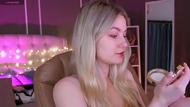 Snapshot of elinanortas chatting on February 9, 2025, 1:11 am elinanortas online show from February 9, 2025, 1:11 am