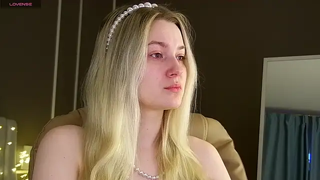 Snapshot of elinanortas chatting on March 8, 2025, 1:06 am elinanortas online show from March 8, 2025, 1:06 am