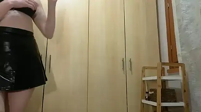 vanda26hot online show from February 23, 2025, 5:01 am