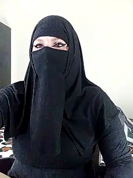 Snapshot of evelyn__salah chatting on July 3, 2026, 8:48 pm evelyn salah online show from July 3, 2026, 8:48 pm