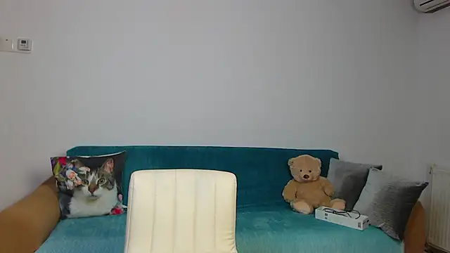 SaraDaisy online show from December 4, 2024, 9:24 pm