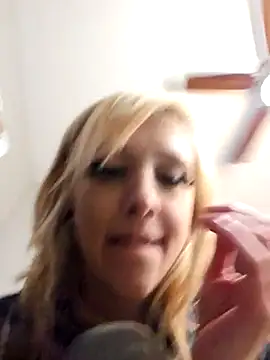 AmethystFoxx online show from March 4, 2025, 4:09 pm