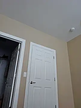 AmethystFoxx online show from October 17, 2025, 8:00 pm