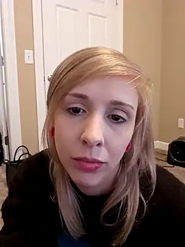 AmethystFoxx online show from February 19, 2026, 10:28 pm