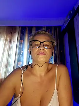 Snapshot of BellaBellaHot chatting on September 14, 2025, 12:04 pm BellaBellaHot online show from September 14, 2025, 12:04 pm